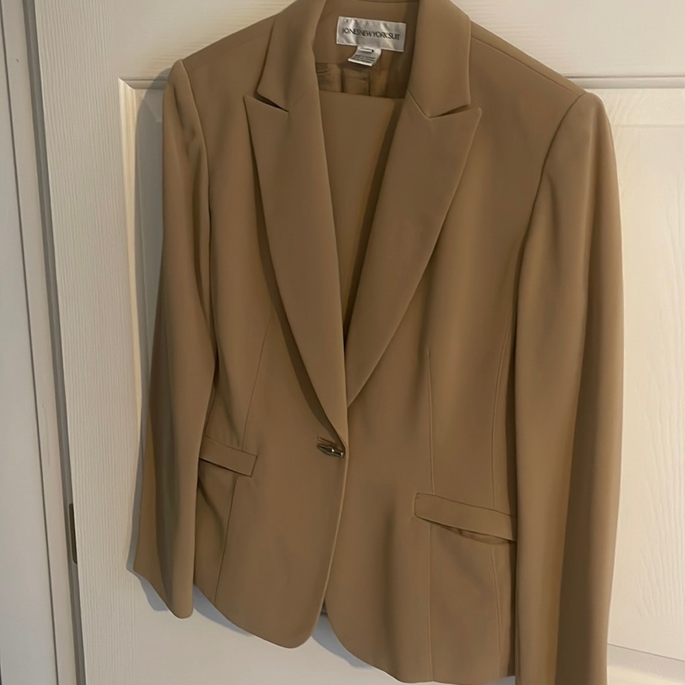 Jones New York pants suit